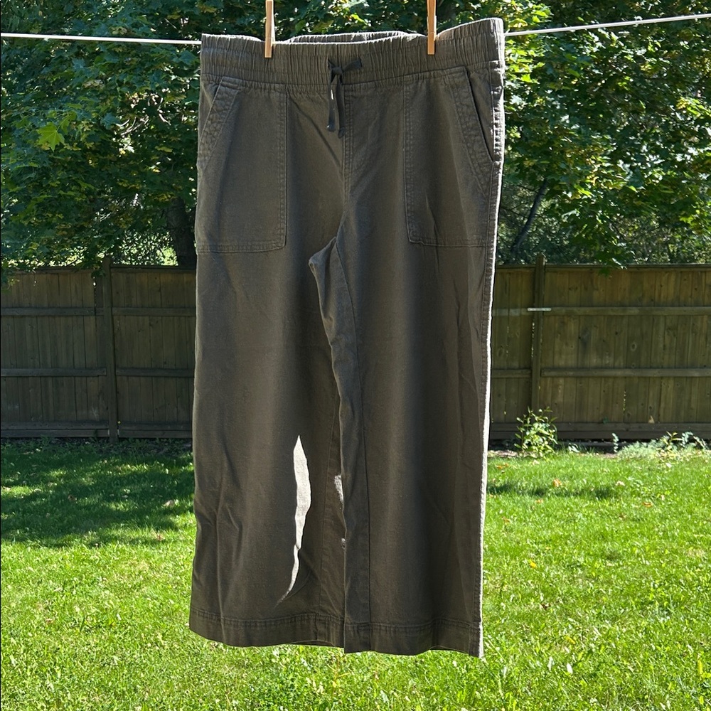Women’s Casual Pants in Olive Green
